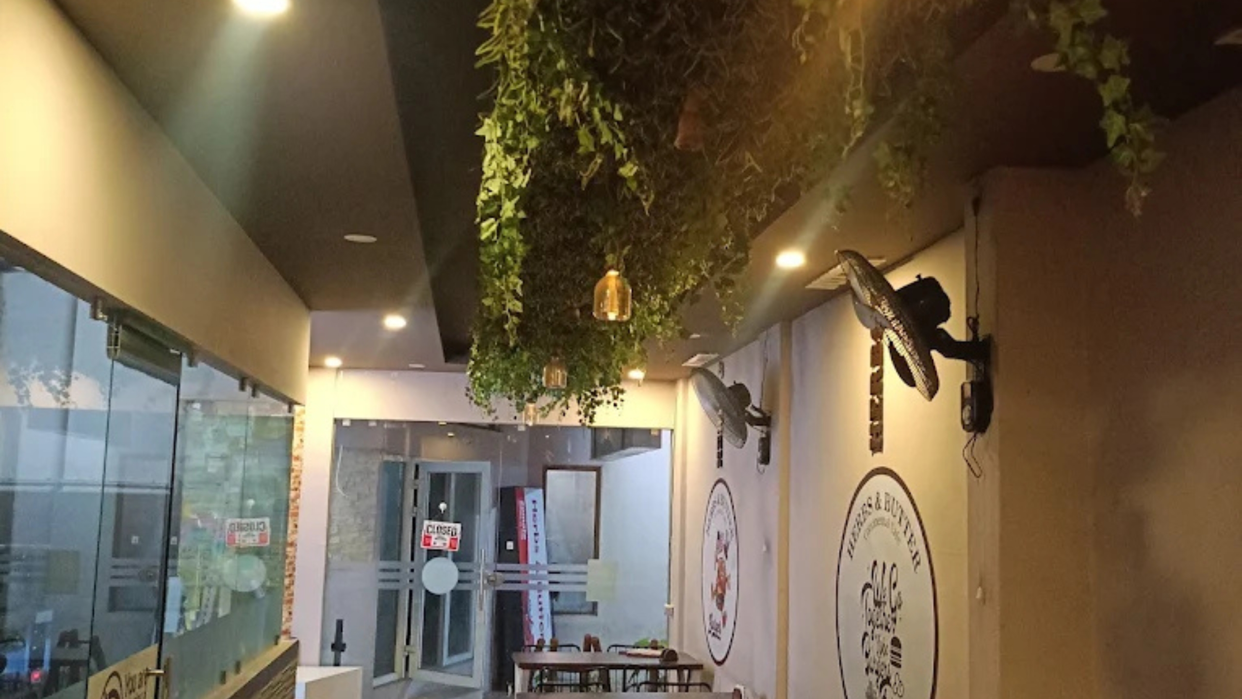 Herbs and Butter café in Thodupuzha offering burgers, shakes, and casual dining in Idukki