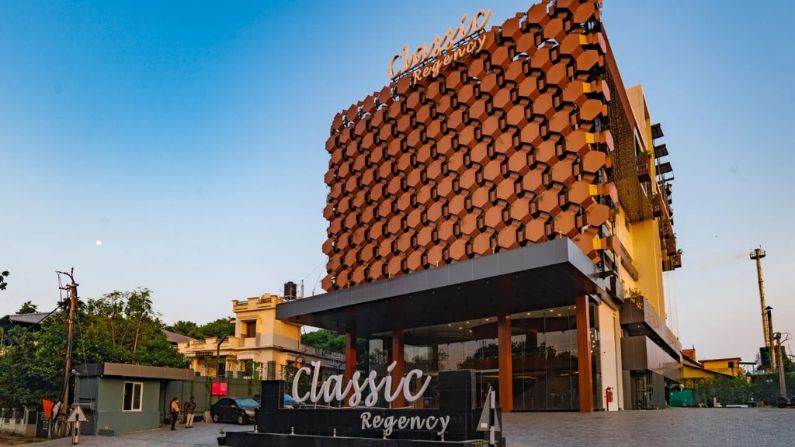 Classic Regency Restaurant Rasoi in Alappuzha serving authentic Kerala and Indian cuisine