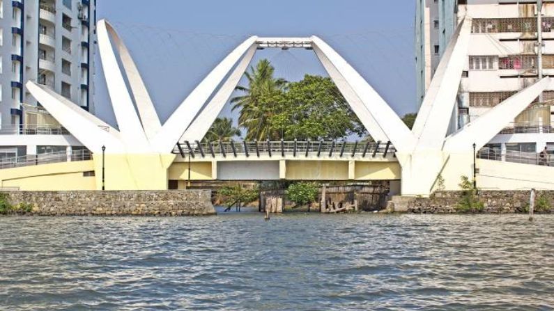 Restaurants in Ernakulam offering Kerala, Arabian, Chinese, and multi-cuisine dining options across the city