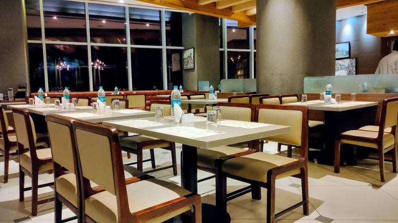Restaurents in Ernakulam featuring Paragon Kochi, famous for Kerala cuisine and Malabar biryani