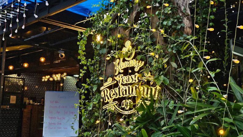 Kanary Feast Restaurant in Ayyanthole Thrissur serving Kerala and multi-cuisine food
