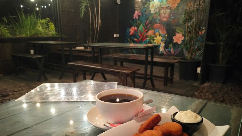 Big Bun Theory Thrissur cafe ambience is popular among restaurants in Thrissur