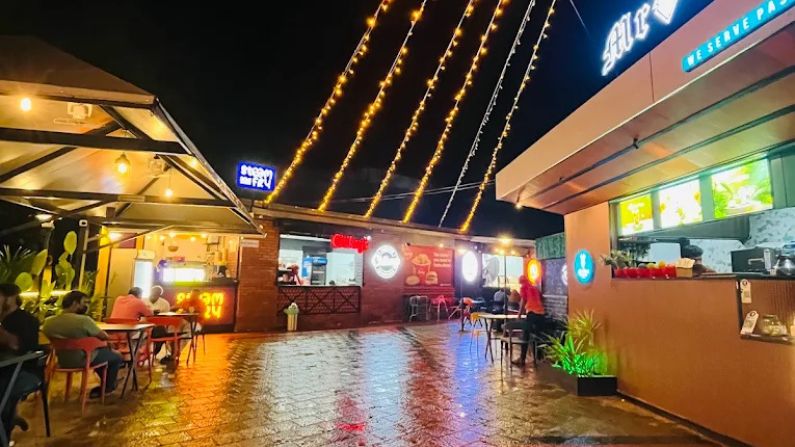 Front view of Grillspot Restro, one of the popular restaurants in Ramanattukara, known for grilled dishes and fast food.