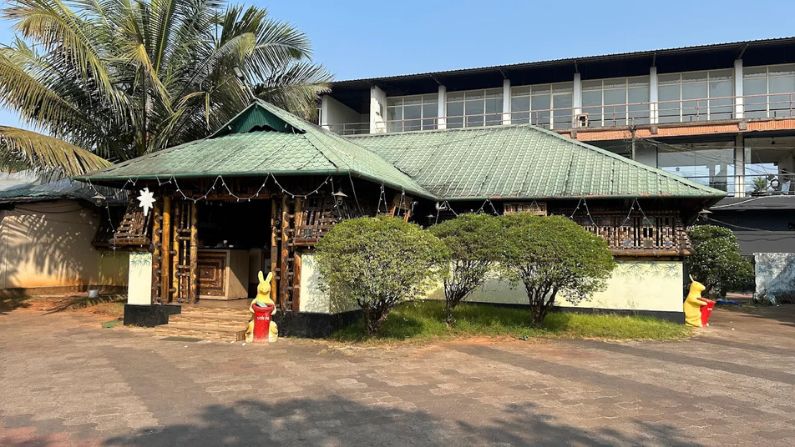Front view of The Bamboo Restaurant, one of the popular restaurants in Payyannur, known for its variety of Kerala and non-vegetarian dishes.